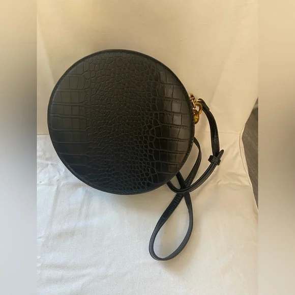 Madison West, NWOT Black Faux Croc Round Crossbody Purse Acrylic Tortoise Chain - Picture 3 of 12